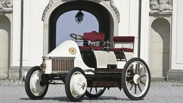 Electrified seit 1893 Geschichte/Hybrid-Technik/Autos Porsche Edition Museum 